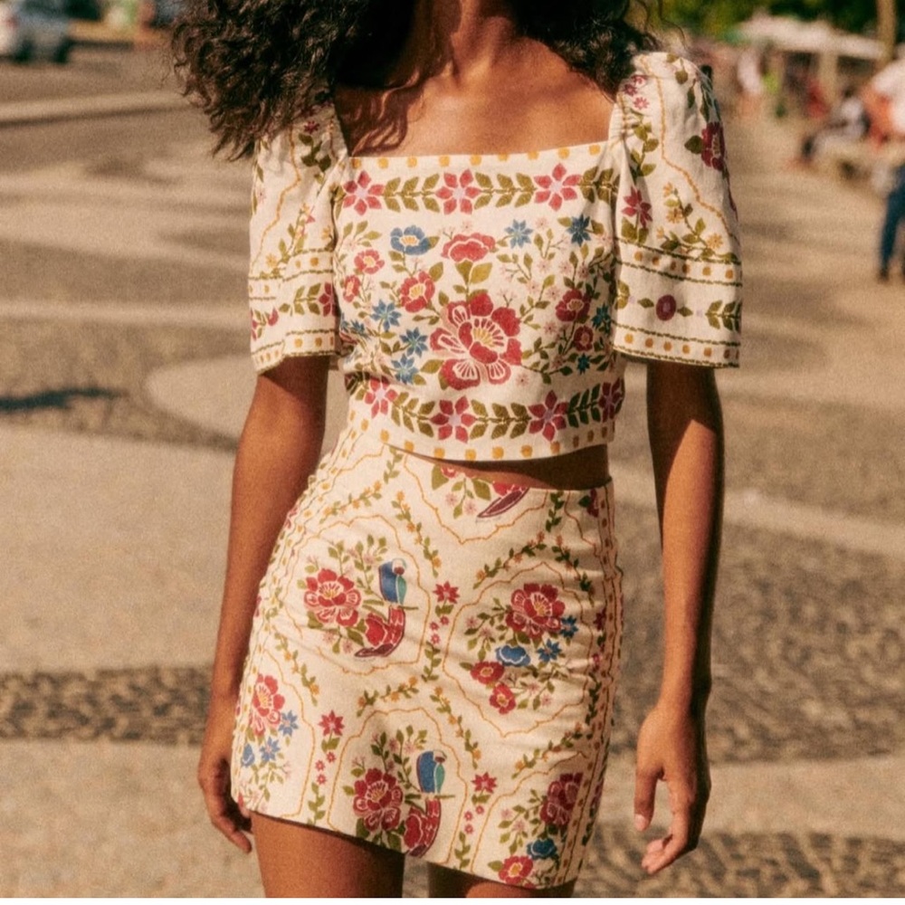 Sézane x Farm Rio Malia Cotton Linen Mini Skirt in Jardim Romântico